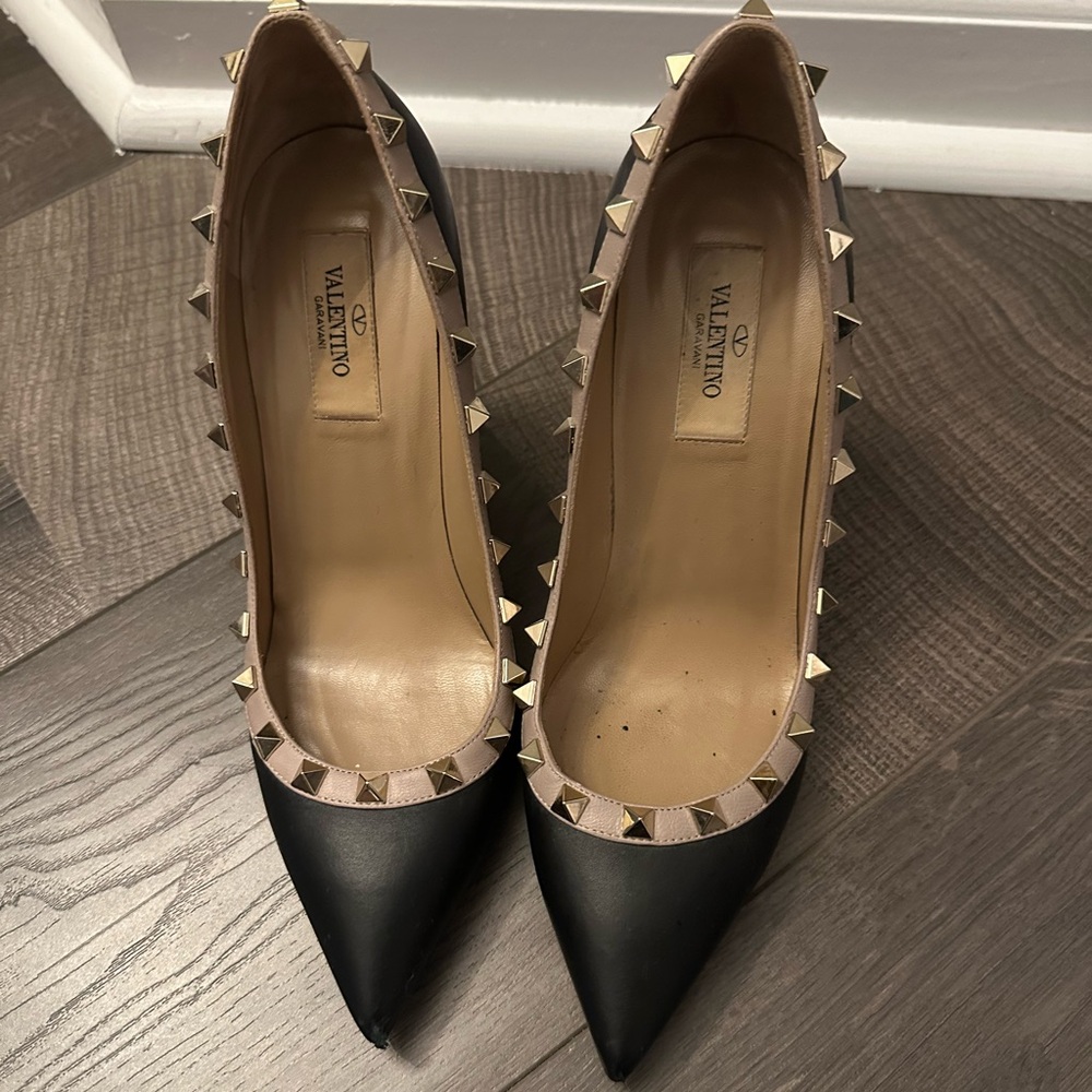 Valentino Rockstuds . Valentino shoes